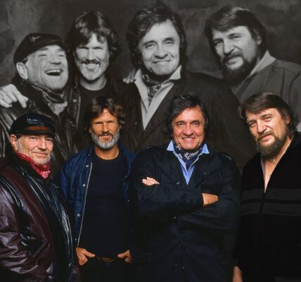 It wasn’t just a band; it was four legends colliding at the Nassau Coliseum in 1990. Willie Nelson’s charm, Waylon Jennings’ grit, Johnny Cash’s gravity, and Kris Kristofferson’s poetic soul all came together for “Luckenbach, Texas.” Each man, carrying his own history and scars, created something rare: a perfect harmony without ego. This wasn’t a rehearsed performance; it was a lived moment, where four outlaws turned a simple song into an anthem of unity for all.