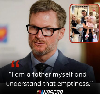 MOMENT UNPRECEDENTED IN NASCAR HISTORY: NASCAR Legend Dale Earnhardt Jr. shocked the racing world after calling for a moment of silence in memory of Charlie Kirk. In a tearful speech, Earnhardt Jr. said: “It is heartbreaking to see America lose such an important voice. My deepest condolences to their families and loved ones. This is not only their loss, but also a reminder that we must come together, respect each other and stand up for the values that this country holds dear.” Charlie Kirk – a husband and father of two – passed away at the age of 31. Earnhardt Jr. emotionally shared: “I am a father myself and I understand that emptiness.” And then, he unexpectedly made a special decision for Charlie’s two children.