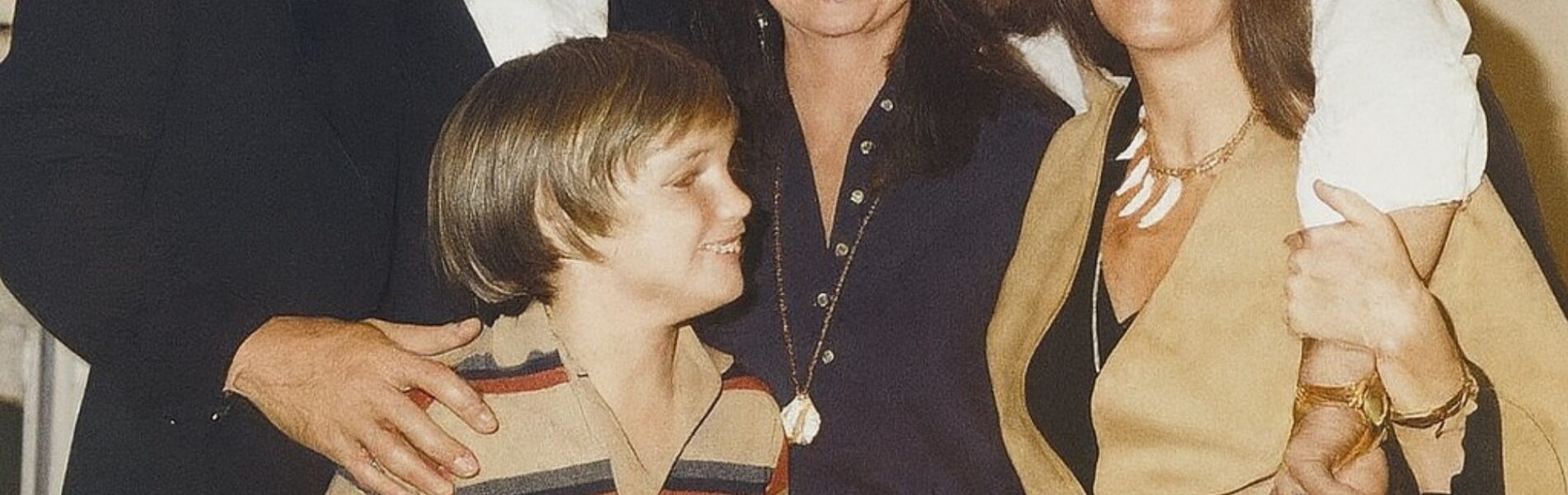 Jessi Colter and June Carter Cash sing to Waylon and Johnny on the TV show Waylon Jennings & Friends.