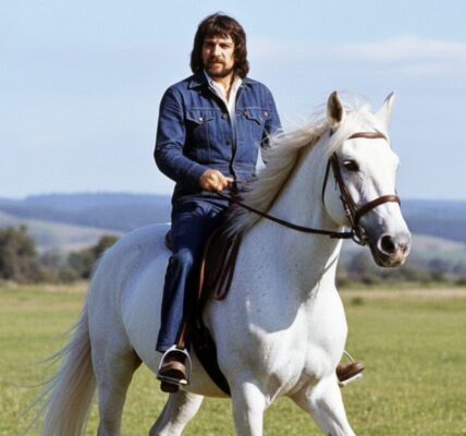 Waylon Jennings - Six White Horses
