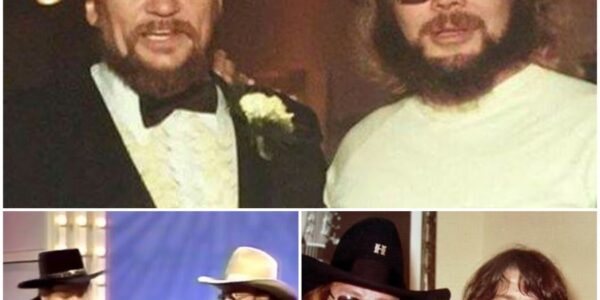 Waylon Jennings With Hank Willaims Jr. - The Conversation ‌‌