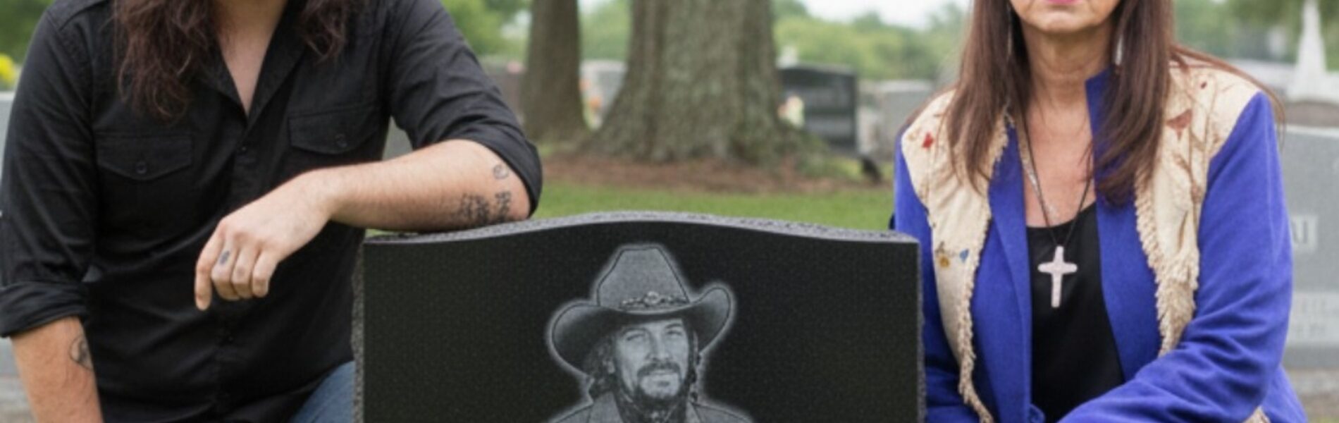 The Grave of Waylon Jennings - OUTLAW Country Music LEGEND