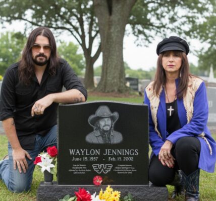 The Grave of Waylon Jennings - OUTLAW Country Music LEGEND